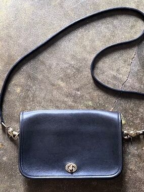 Vintage Classic Coach No. 9755 Pocket Purse Clutch/Pouch 1990s Black Crossbody